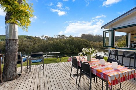 Photo of property in 847 Matapouri Road, Matapouri, Whangarei, 0173