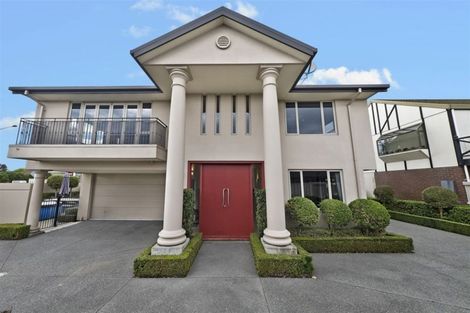 Photo of property in 51 Strowan Road, Strowan, Christchurch, 8052