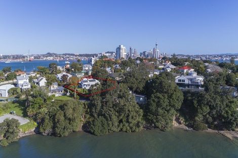 Photo of property in 28 Stanley Point Road, Stanley Point, Auckland, 0624