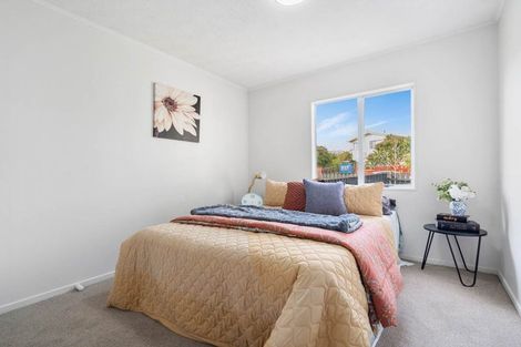 Photo of property in 76a Borich Road, Sunnyvale, Auckland, 0612