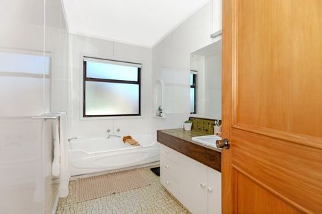 Photo of property in 71 Esplanade, Kaiti, Gisborne, 4010