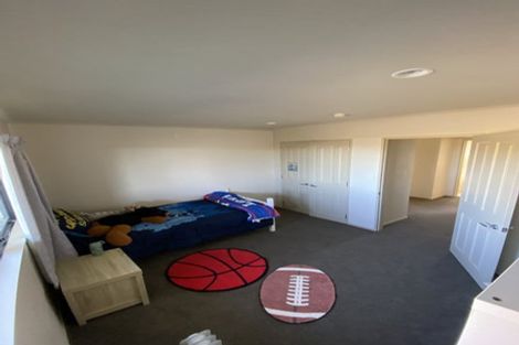 Photo of property in 17 Rivervale Grove, Stanmore Bay, Whangaparaoa, 0932