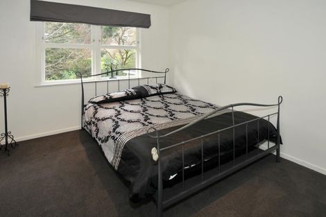 Photo of property in 61 Peach Road, Glenfield, Auckland, 0629