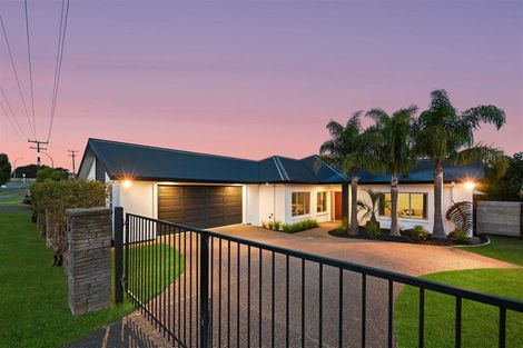 Photo of property in 94 Rototuna Road, Rototuna, Hamilton, 3210