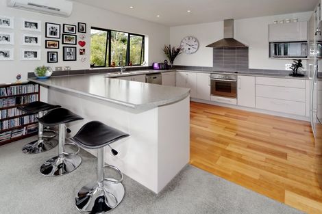 Photo of property in 30a Derwent Crescent, Titirangi, Auckland, 0604