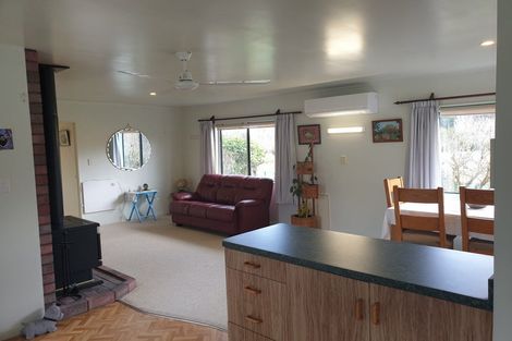 Photo of property in 6 Allman Drive, Coromandel, 3506