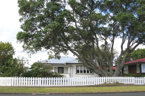 Photo of property in 106 Astley Avenue, New Lynn, Auckland, 0600