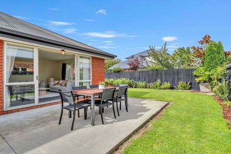 Photo of property in 3 Rosefield Lane, Northcote, Christchurch, 8052