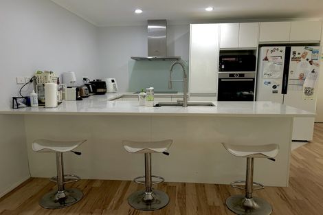 Photo of property in 7 Fernbank Lane, Greenhithe, Auckland, 0632