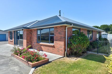 Photo of property in 37 Manse Street, Edendale, 9825