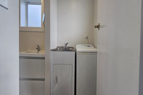 Photo of property in 43 Palliser Road, Roseneath, Wellington, 6011