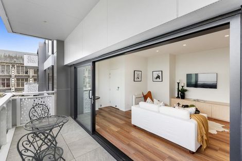 Photo of property in 2/30 Peterborough Street, Christchurch Central, Christchurch, 8013