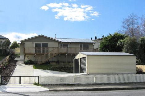 Photo of property in 52 Waverley Street, Waipawa, 4210