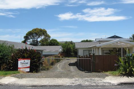 Photo of property in 15a Stevenson Road, Clarks Beach, 2122