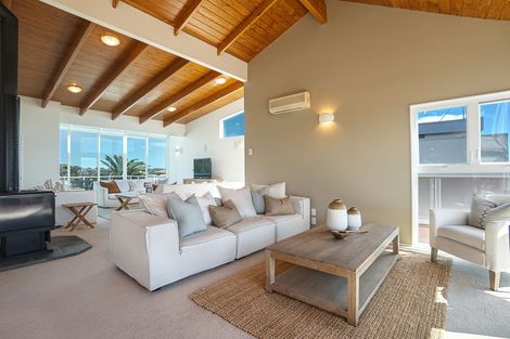 Photo of property in 42 Marellen Drive, Red Beach, 0932