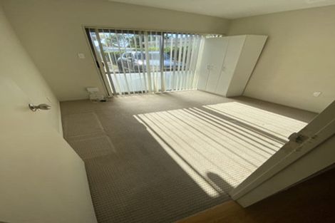 Photo of property in 14 Duncan Avenue, Te Atatu South, Auckland, 0610