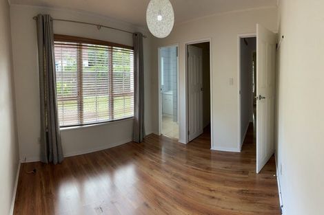 Photo of property in 7 Orinda Close, Botany Downs, Auckland, 2010