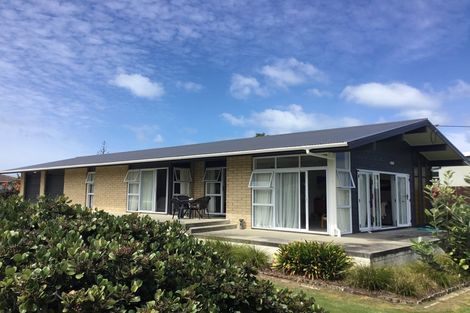 Photo of property in 4 Kelly Street, Baylys Beach, Dargaville, 0377