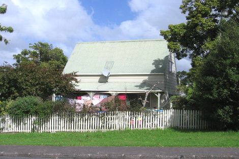 Photo of property in 85 Kemp Road, Massey, Auckland, 0614