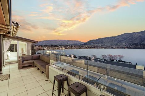 Photo of property in Lakeview Heights, 2/124 Lismore Street, Wanaka, 9305