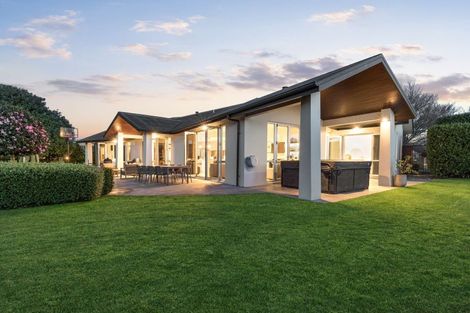 Photo of property in 1 Norfolk Drive, Cambridge, 3434