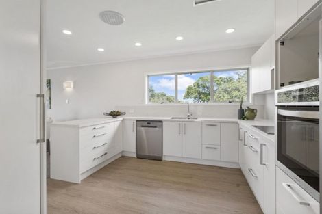 Photo of property in 12 Stanmore Bay Road, Stanmore Bay, Whangaparaoa, 0932