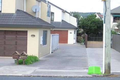 Photo of property in 1/28 Eastern Beach Road, Eastern Beach, Auckland, 2012