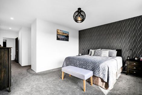 Photo of property in 4 Cessna Lane, Glen Avon, New Plymouth, 4312