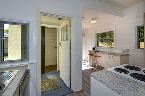 Photo of property in 43 Waimea Terrace, Beckenham, Christchurch, 8023