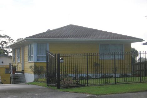 Photo of property in 102 Reynella Drive, Massey, Auckland, 0614