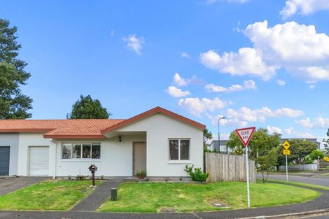 Photo of property in 1 Neta Grove, Henderson, Auckland, 0612
