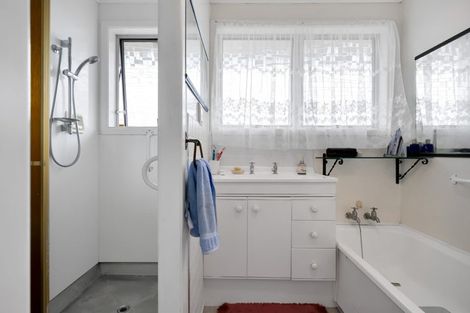 Photo of property in 40 Nevada Drive, Merrilands, New Plymouth, 4312