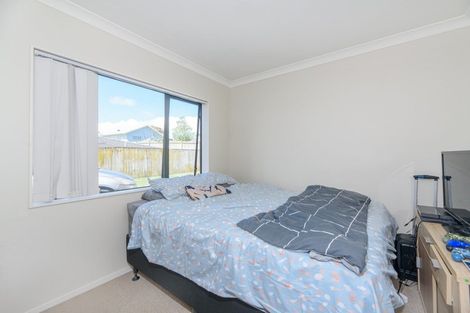 Photo of property in 12 Mediterranean Way, Goodwood Heights, Auckland, 2105