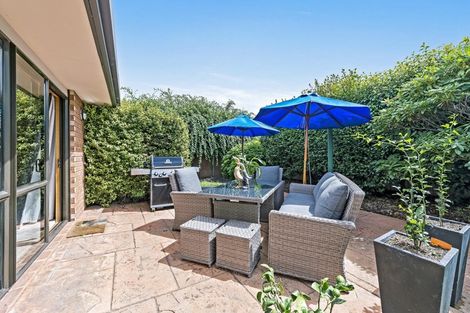 Photo of property in 2/98 Springs Road, Hornby, Christchurch, 8042