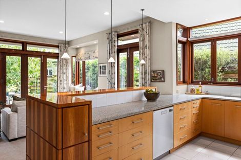 Photo of property in 1a Gillean Street, Havelock North, 4130