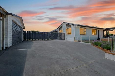 Photo of property in 28 Greenhaven Drive, Burwood, Christchurch, 8083