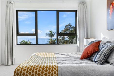 Photo of property in 2/14 Clifton Road, Waiake, Auckland, 0630