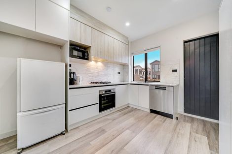 Photo of property in 15 Te Kaapia Road, Papakura, 2110