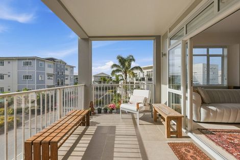 Photo of property in 73 Parkside Drive, Orewa, 0931
