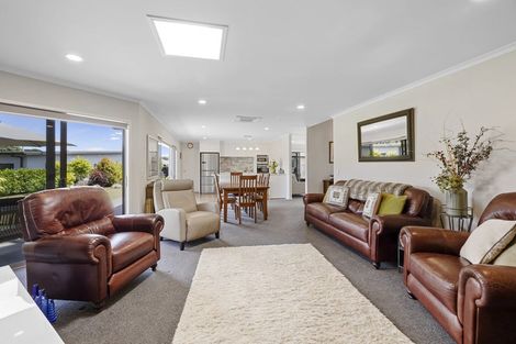 Photo of property in 3 Condor Crescent, Waiwhakaiho, New Plymouth, 4312