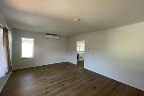 Photo of property in 1/84 Lake Road, Northcote, Auckland, 0627