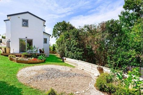 Photo of property in 2/19 Limmer Place, Browns Bay, Auckland, 0632