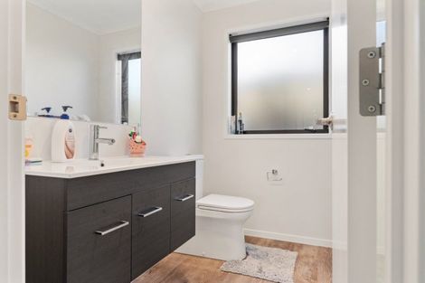 Photo of property in 8 Friesian Way, Papamoa, 3118