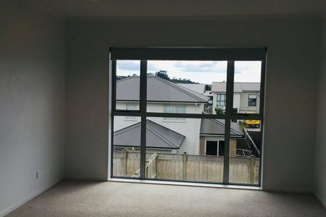 Photo of property in 31 Forbes Mccammon Drive, Swanson, Auckland, 0614
