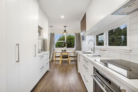 Photo of property in 58 Eskdale Road, Birkdale, Auckland, 0626