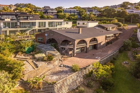 Photo of property in 27 Chelverton Terrace, Red Beach, 0932