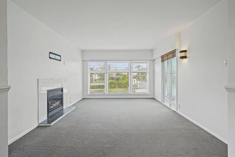 Photo of property in 28 Mount View Road, Melville, Hamilton, 3206