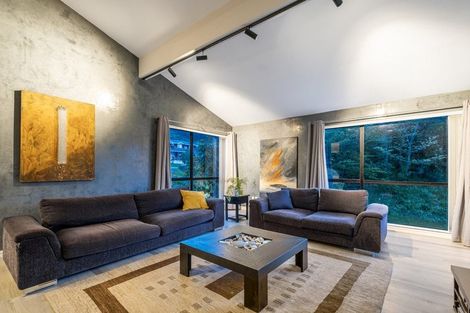 Photo of property in 28 Peterhouse Street, Tawa, Wellington, 5028