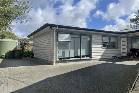 Photo of property in 48a Normanton Street, Glenfield, Auckland, 0629