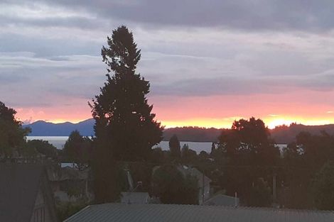 Photo of property in 2/37 Hinemoa Avenue, Taupo, 3330